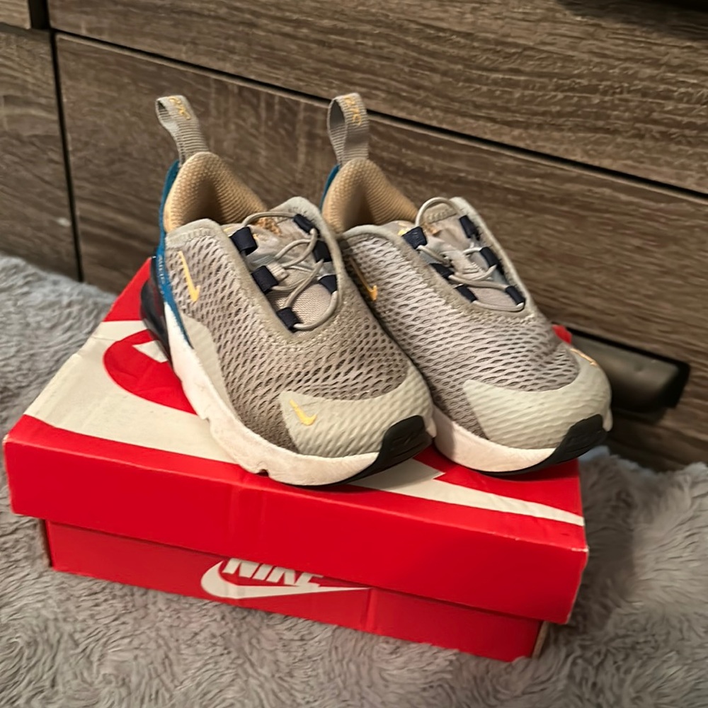 Air Max 270